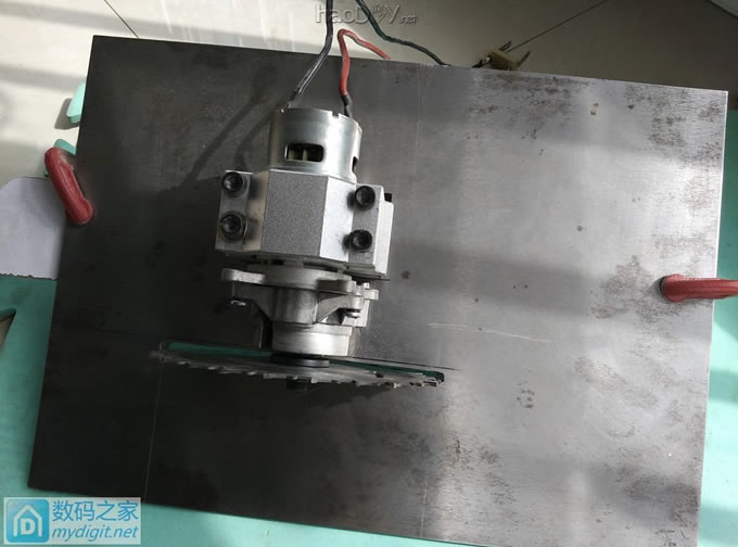 这两天没闲着,受苦受累又做了个铁家伙了却心愿 这两天没闲着,受苦受累又做了个铁家伙了却心愿做了个小台锯