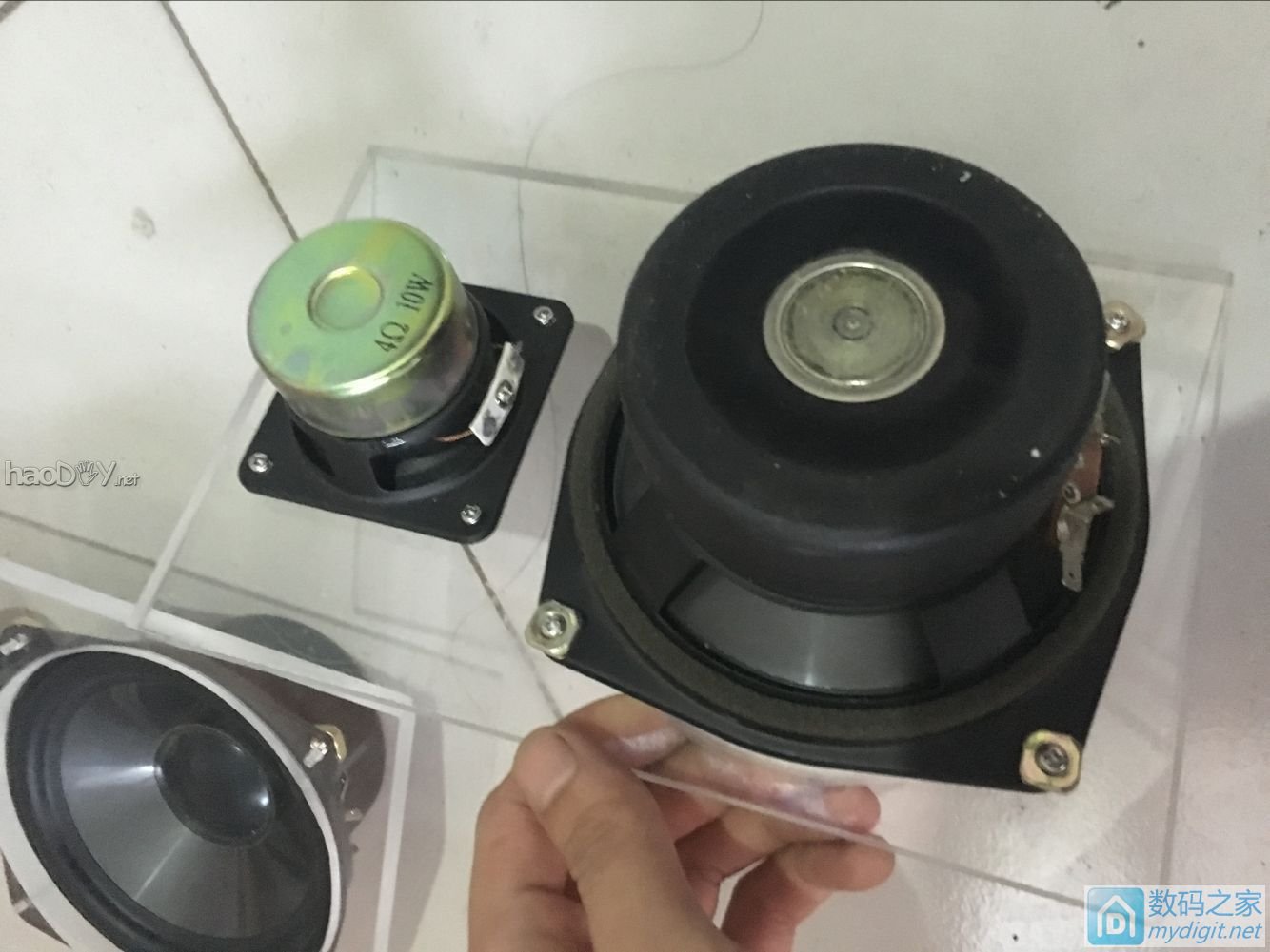 一直在潜水,发一个自己做的亚克力音响 一直在潜水,发一个自己做的亚克力音响