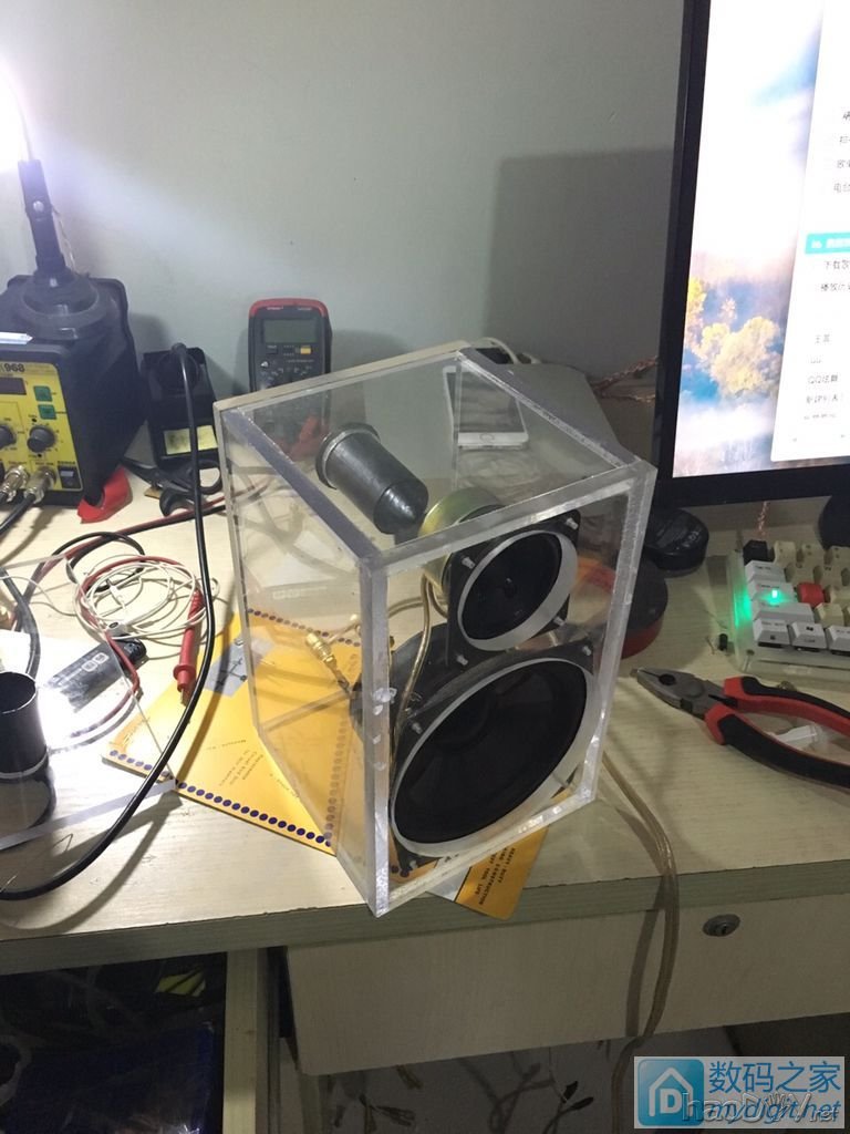 一直在潜水,发一个自己做的亚克力音响 一直在潜水,发一个自己做的亚克力音响