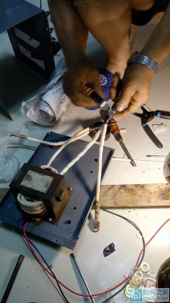 喜欢硬派越野、更喜欢自己DIY,自制了一台点焊机效果不错……