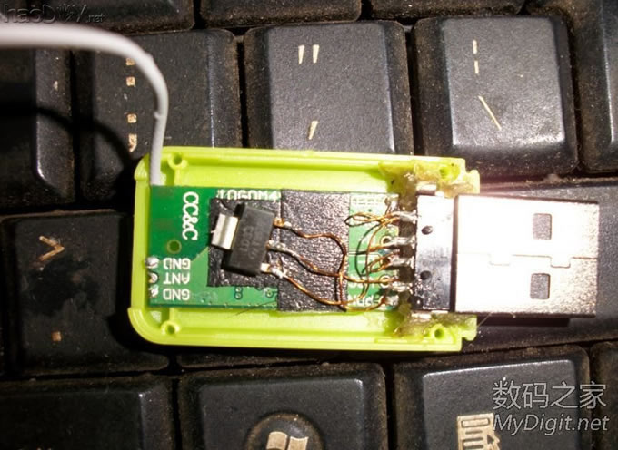 用被电池涨坏的平板电脑WIFI模块制作台式电脑无线网卡!