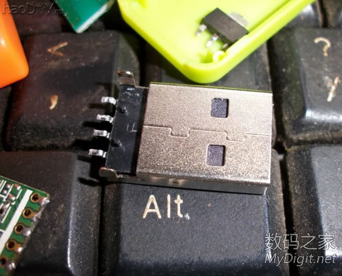 用被电池涨坏的平板电脑WIFI模块制作台式电脑无线网卡!