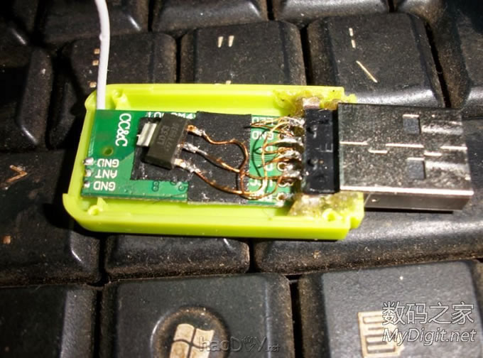 用被电池涨坏的平板电脑WIFI模块制作台式电脑无线网卡!
