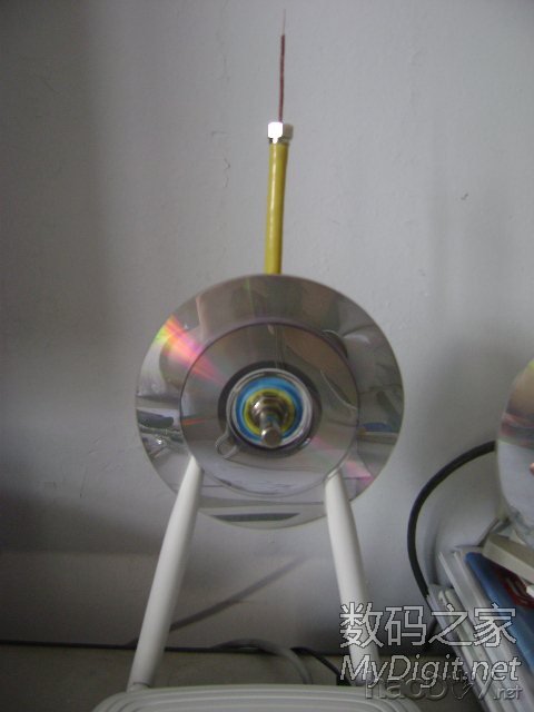 疯狂DIY路由器天线微距特写 疯狂DIY路由器天线(2)