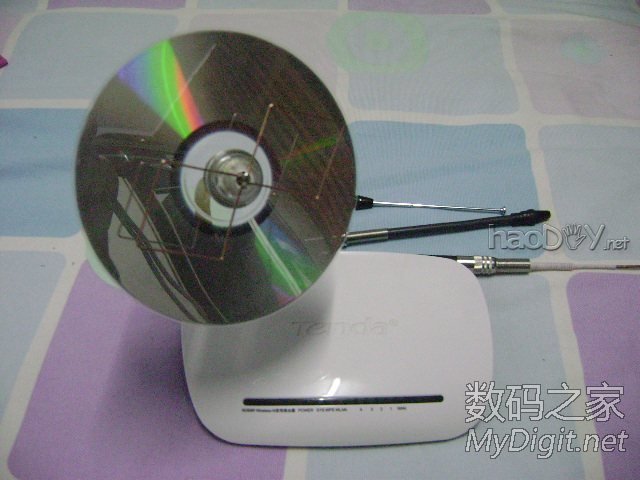 疯狂DIY路由器天线微距特写 疯狂DIY路由器天线(2)