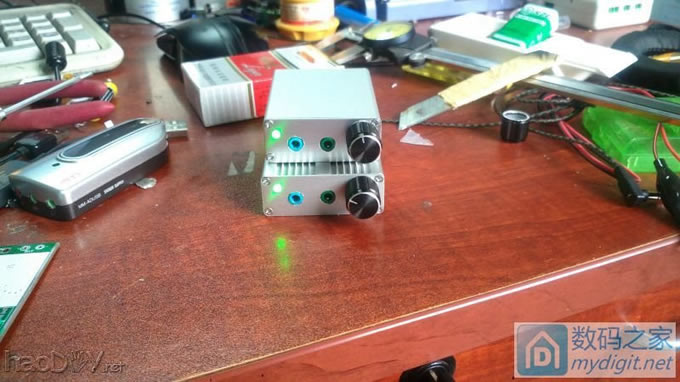 请输入描述 DIY手工打造最小的锂电便携TPA6120耳放,带外壳!