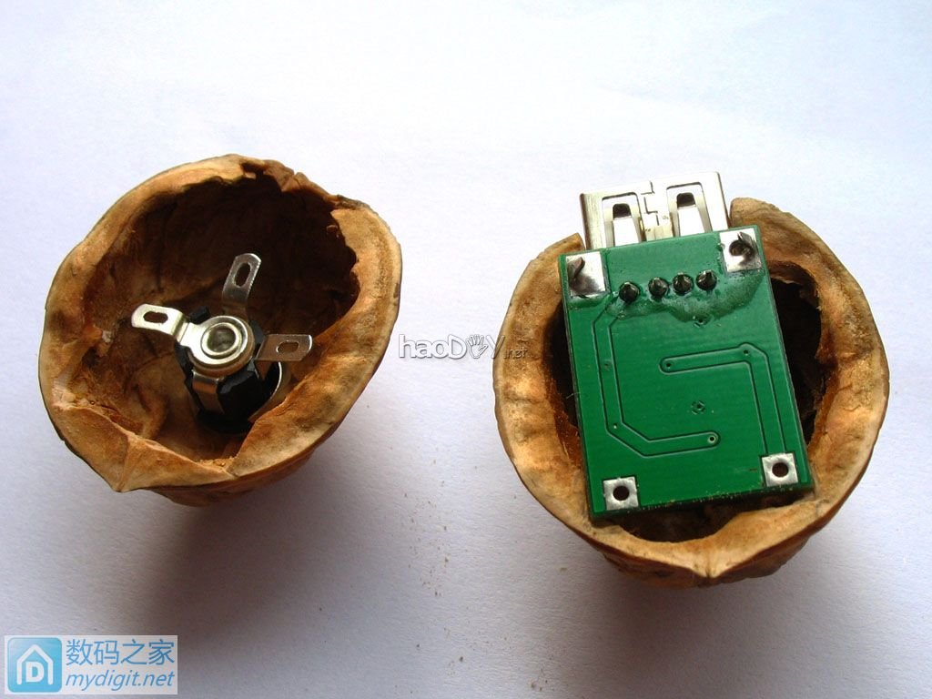 D个野外应急的手机充电器 D个野外应急的手机充电器