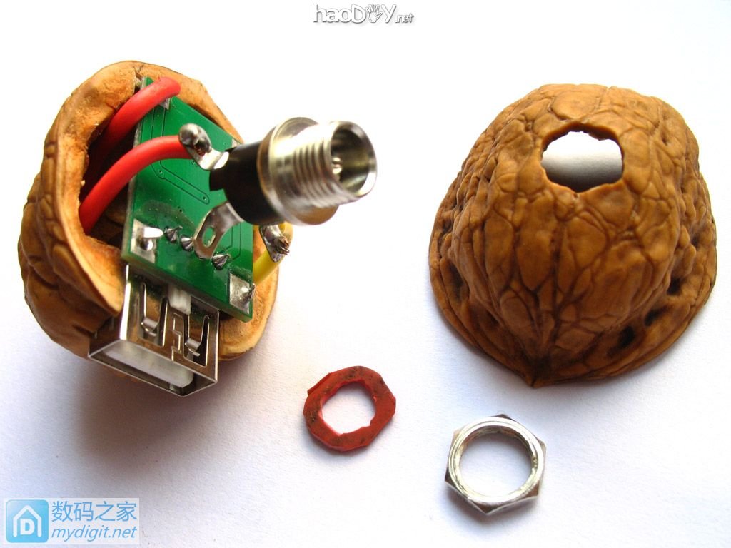 D个野外应急的手机充电器 D个野外应急的手机充电器