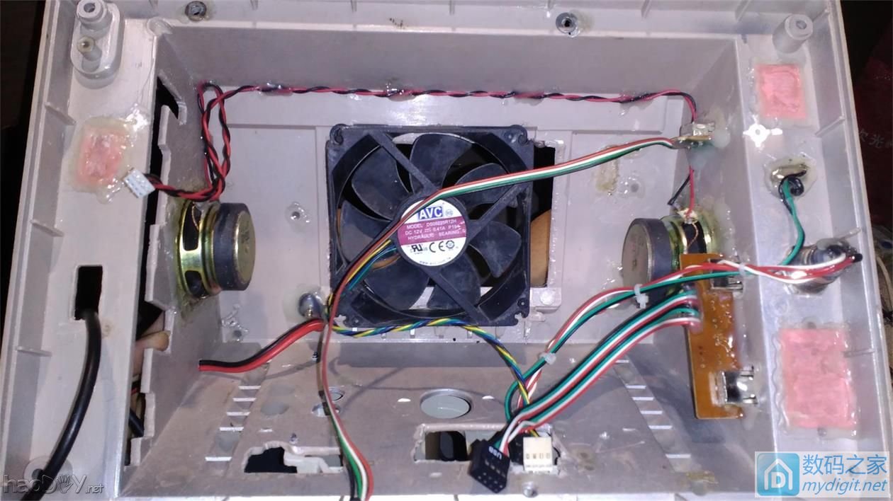 自制迷你一体机,采用1037u,外观也不丑 自制迷你一体机,采用1037u,外观也不丑