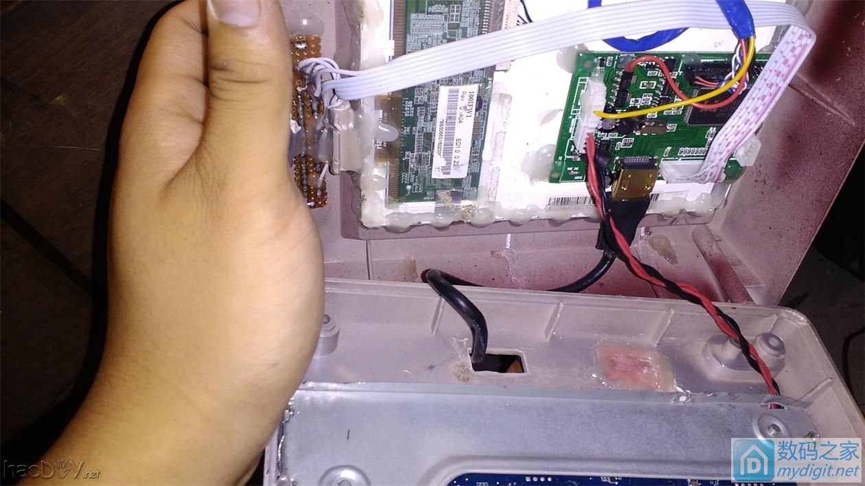 自制迷你一体机,采用1037u,外观也不丑 自制迷你一体机,采用1037u,外观也不丑