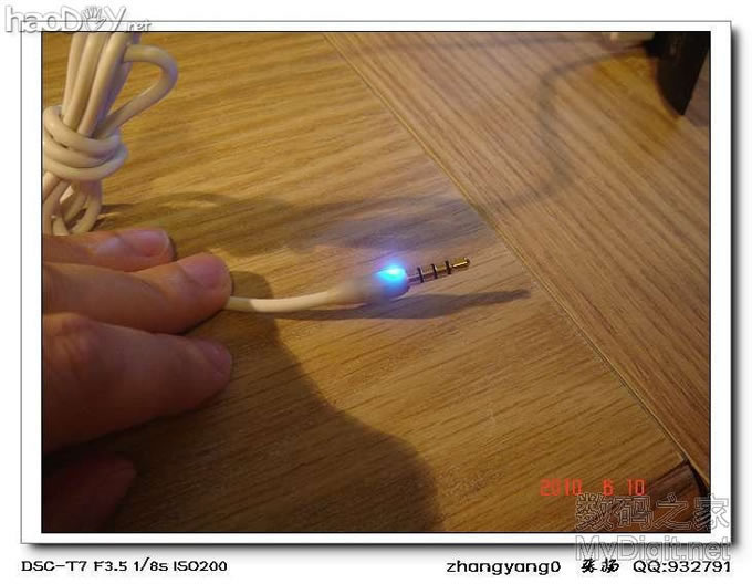 之前买的IPOD SUFFLE,组装底座越看越不爽,改!另增新买一银色