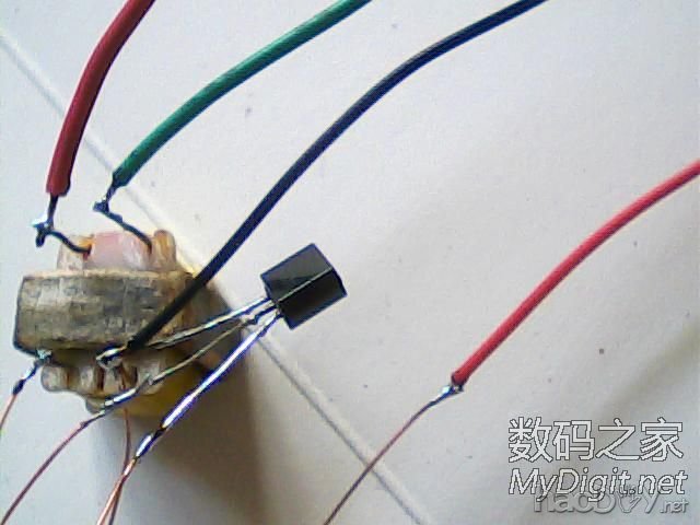 请输入描述 自制FM发射器,绝对不用一个电阻电容|