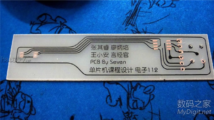 【小七爱折腾】单片机课程设计,做个小巧的电子温度计,老师您怎么看? 【小七爱折腾】单片机课程设计,做个小巧的电子温度计,老师您怎