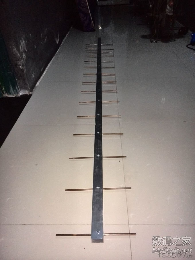 【高清大图】对讲机压信号大杀器——DIY15单元八木天线