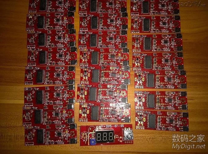 23块T12数显控制板 每片约40个元件160+焊点 焊晕了 还差数码管没焊 23块T12电烙铁数显控制板 每片约40个元件160+焊点 焊晕了 还差数