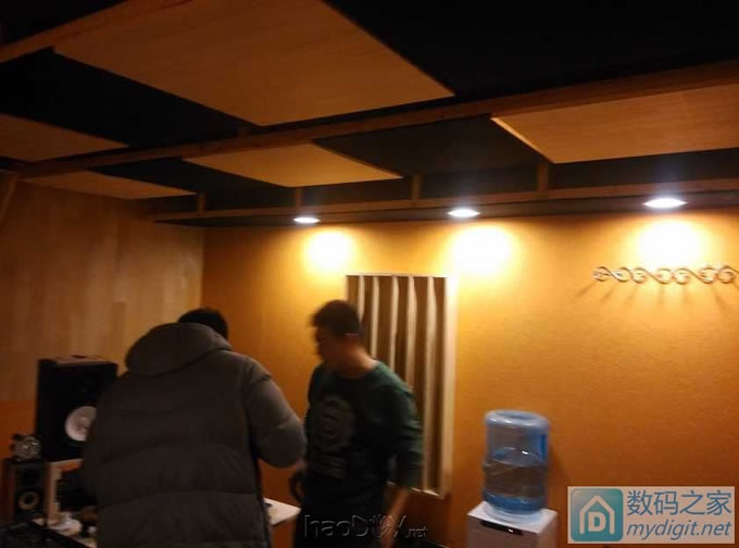 请输入描述 2015最大的DIY-录音棚