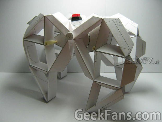 纸板做的行走机器人