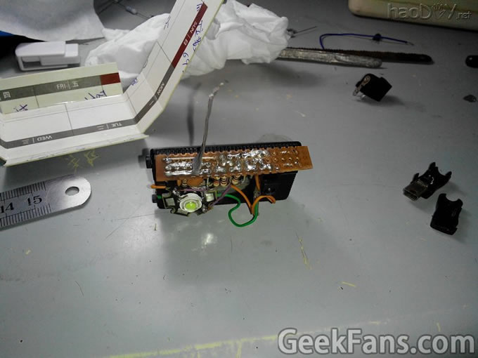 废物利用:DIY精致高亮度LED小手电筒