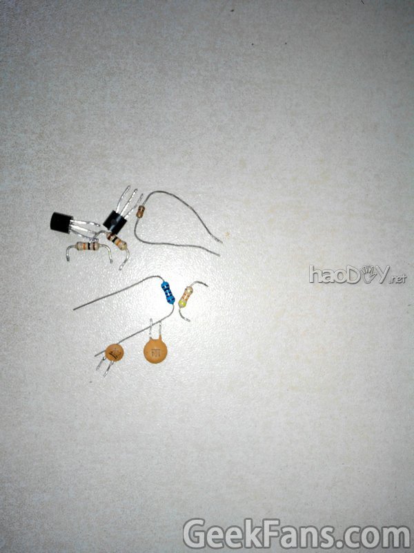 废物利用:DIY精致高亮度LED小手电筒