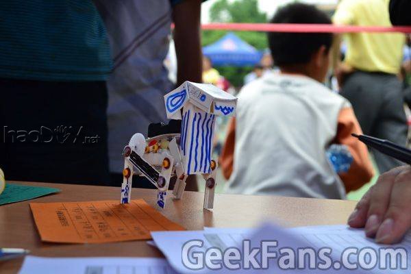 b0030.jpg PVCBOT【14号C版】机械狗