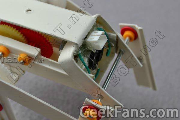 09接口-06_i.jpg PVCBOT【14号C版】机械狗