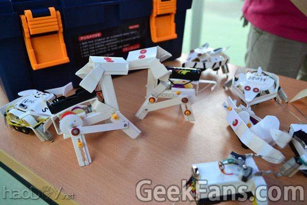 b0098.jpg PVCBOT【14号C版】机械狗