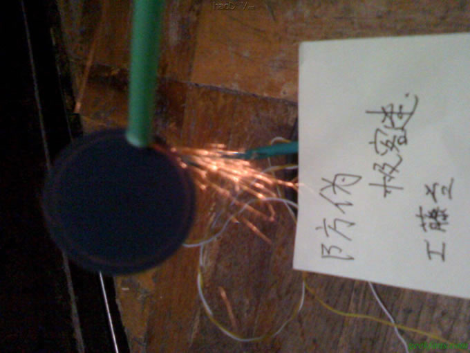 IMG0945A.jpg DIY属于自己的打磨机