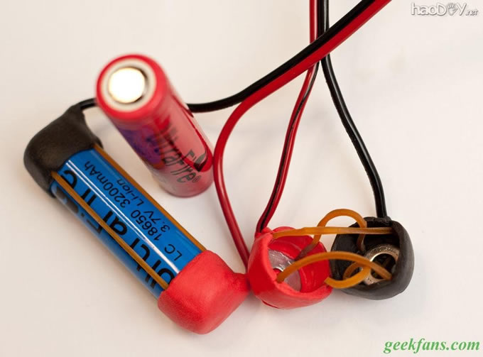 牛逼的电池盒是这么做的!