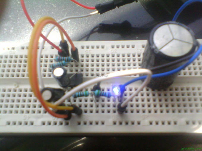 小白也做呼吸灯