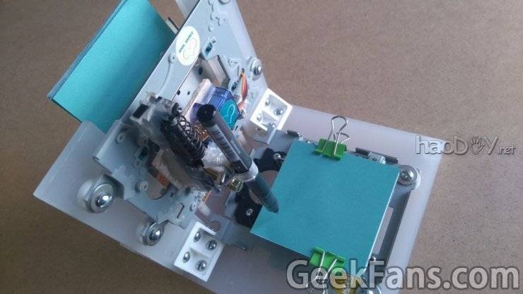 旧DVD驱动器DIY一个Arduino Mini数控绘图机