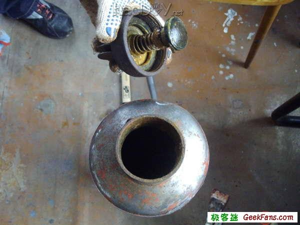 用灭火器DIY超酷红色音箱