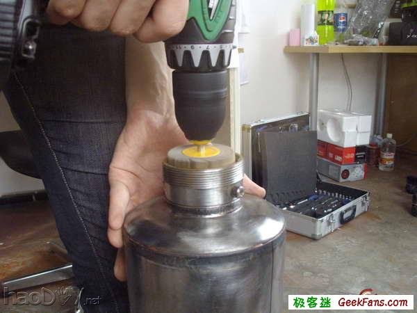 用灭火器DIY超酷红色音箱