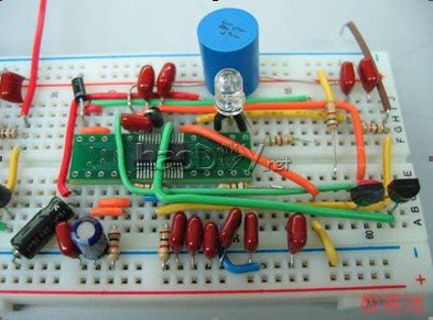 制作电路:模拟电路板