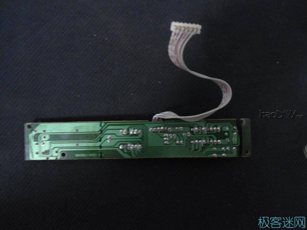 DSC04110.JPG 【螃蟹】之床头卫星接收机