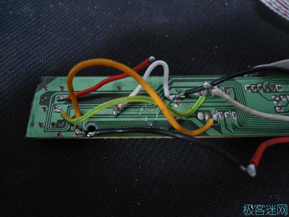 DSC04115.JPG 【螃蟹】之床头卫星接收机