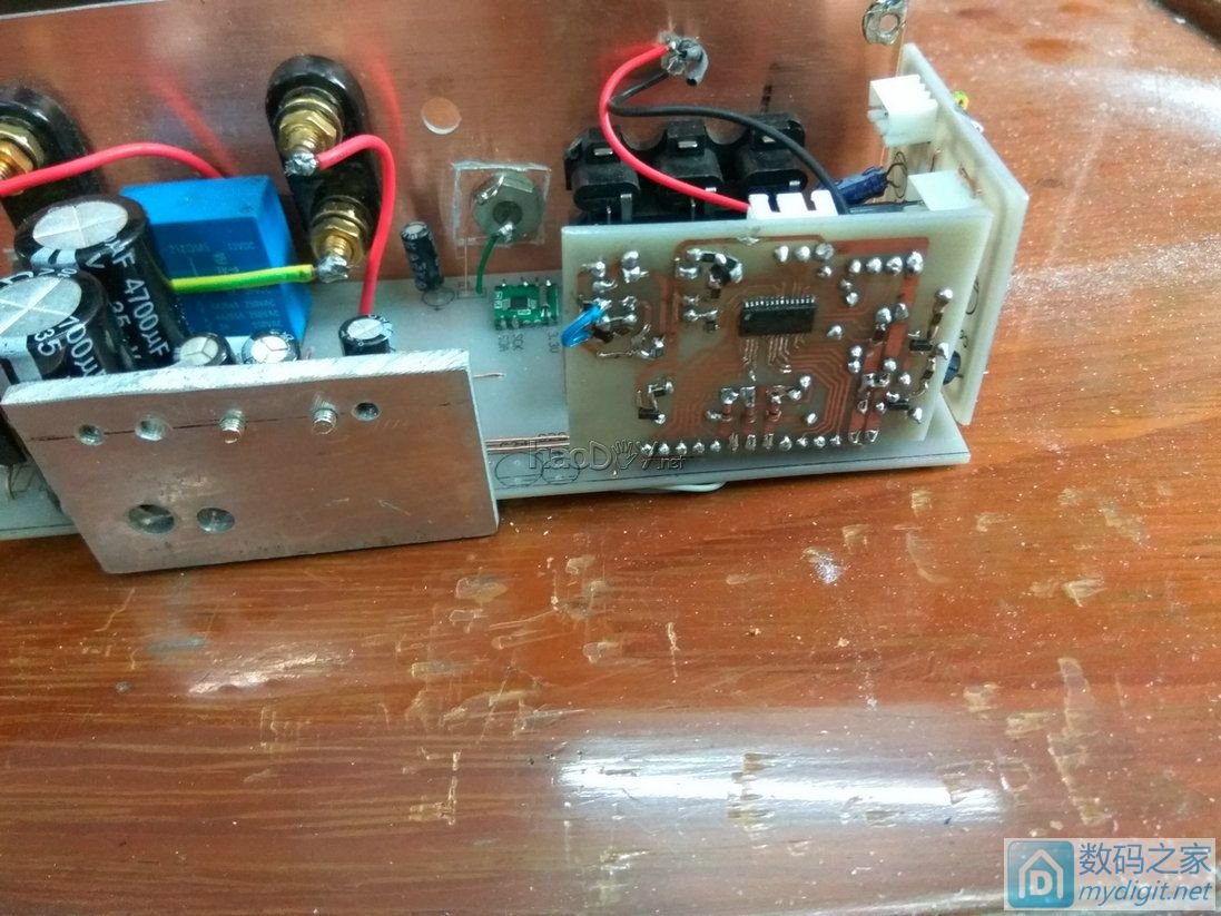 Re:终于可用,小制作,多功能桌面工具组合,功能有万年历、烙铁、电源、假负载、收 .. 终于可用,小制作,多功能桌面工具组合,功能有万年历、烙铁、电