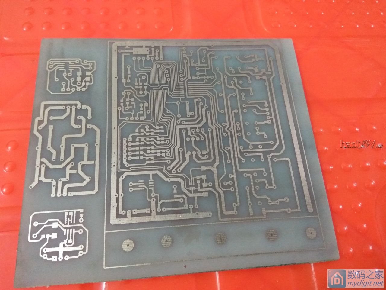 Re:终于可用,小制作,多功能桌面工具组合,功能有万年历、烙铁、电源、假负载、收 .. 终于可用,小制作,多功能桌面工具组合,功能有万年历、烙铁、电