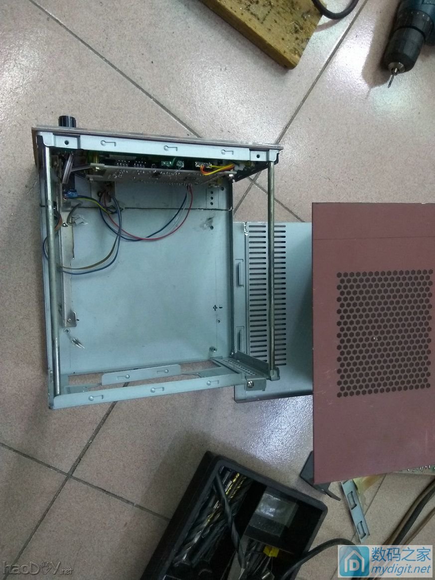 Re:终于可用,小制作,多功能桌面工具组合,功能有万年历、烙铁、电源、假负载、收 .. 终于可用,小制作,多功能桌面工具组合,功能有万年历、烙铁、电