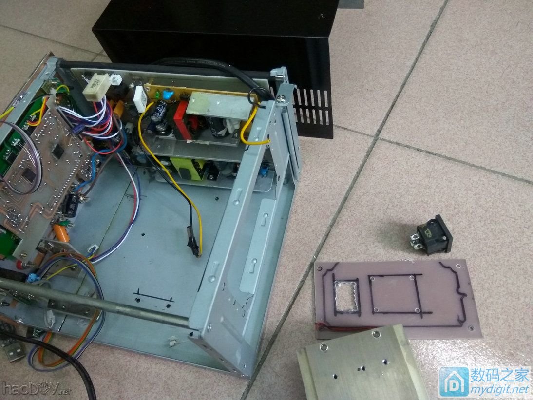 Re:终于可用,小制作,多功能桌面工具组合,功能有万年历、烙铁、电源、假负载、收 .. 终于可用,小制作,多功能桌面工具组合,功能有万年历、烙铁、电