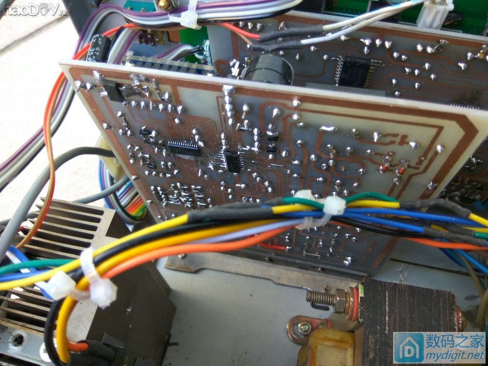 Re:终于可用,小制作,多功能桌面工具组合,功能有万年历、烙铁、电源、假负载、收 .. 终于可用,小制作,多功能桌面工具组合,功能有万年历、烙铁、电