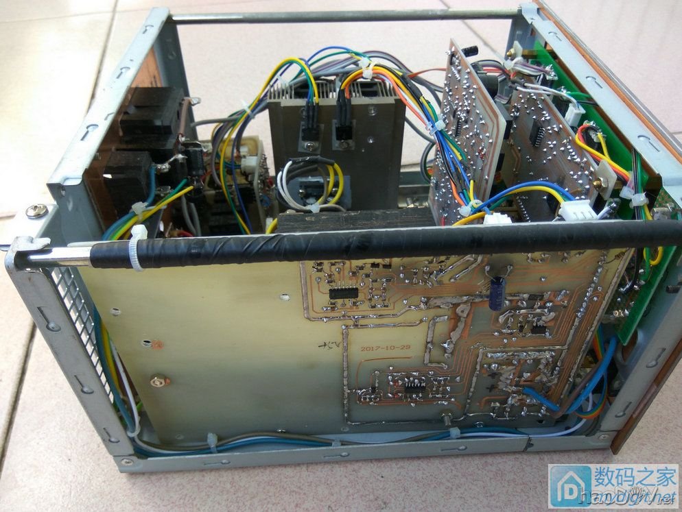 Re:终于可用,小制作,多功能桌面工具组合,功能有万年历、烙铁、电源、假负载、收 .. 终于可用,小制作,多功能桌面工具组合,功能有万年历、烙铁、电