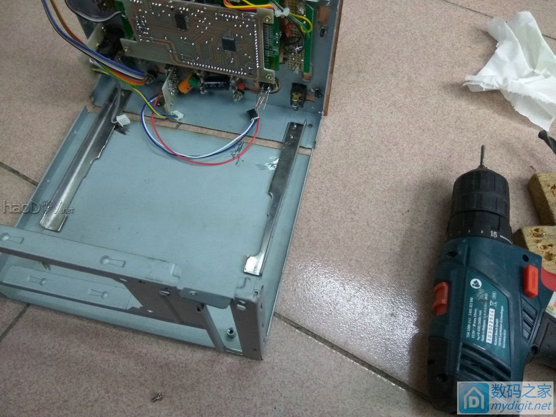 Re:终于可用,小制作,多功能桌面工具组合,功能有万年历、烙铁、电源、假负载、收 .. 终于可用,小制作,多功能桌面工具组合,功能有万年历、烙铁、电