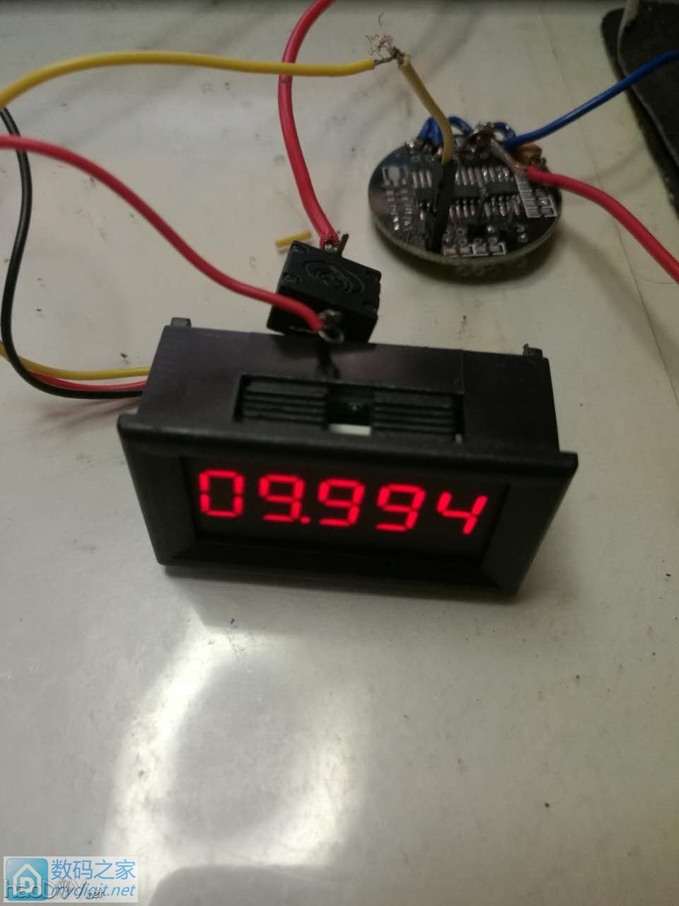 稳定度很好啊 五位电压表坏了厂家不修,恼了自己写程序,公布出来方便大家