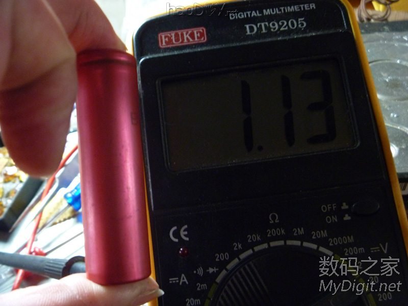 再上,1.13V了 高危行为,激活0V、几十欧姆的18650电池。