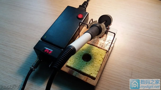 给自己DIY的数显白光T12做一个烙铁架 给自己DIY的数显白光T12做一个烙铁架