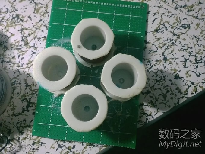 来个新鲜的,下推式磁悬浮DIY成功(更新原理图) 来个新鲜的,下推式磁悬浮DIY成功(更新原理图)