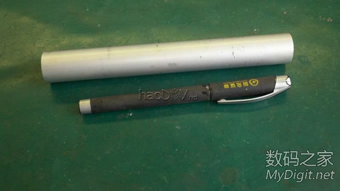 捡个拖把棍子(铝滴)D个小手电,楼层较多,早起锻炼身体哈。