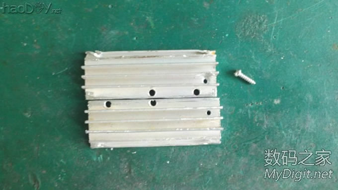 捡个拖把棍子(铝滴)D个小手电,楼层较多,早起锻炼身体哈。 捡个拖把棍子(铝滴)D个小手电,楼层较多,早起锻炼身体哈。