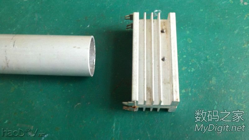 捡个拖把棍子(铝滴)D个小手电,楼层较多,早起锻炼身体哈。 捡个拖把棍子(铝滴)D个小手电,楼层较多,早起锻炼身体哈。