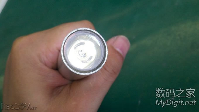 捡个拖把棍子(铝滴)D个小手电,楼层较多,早起锻炼身体哈。